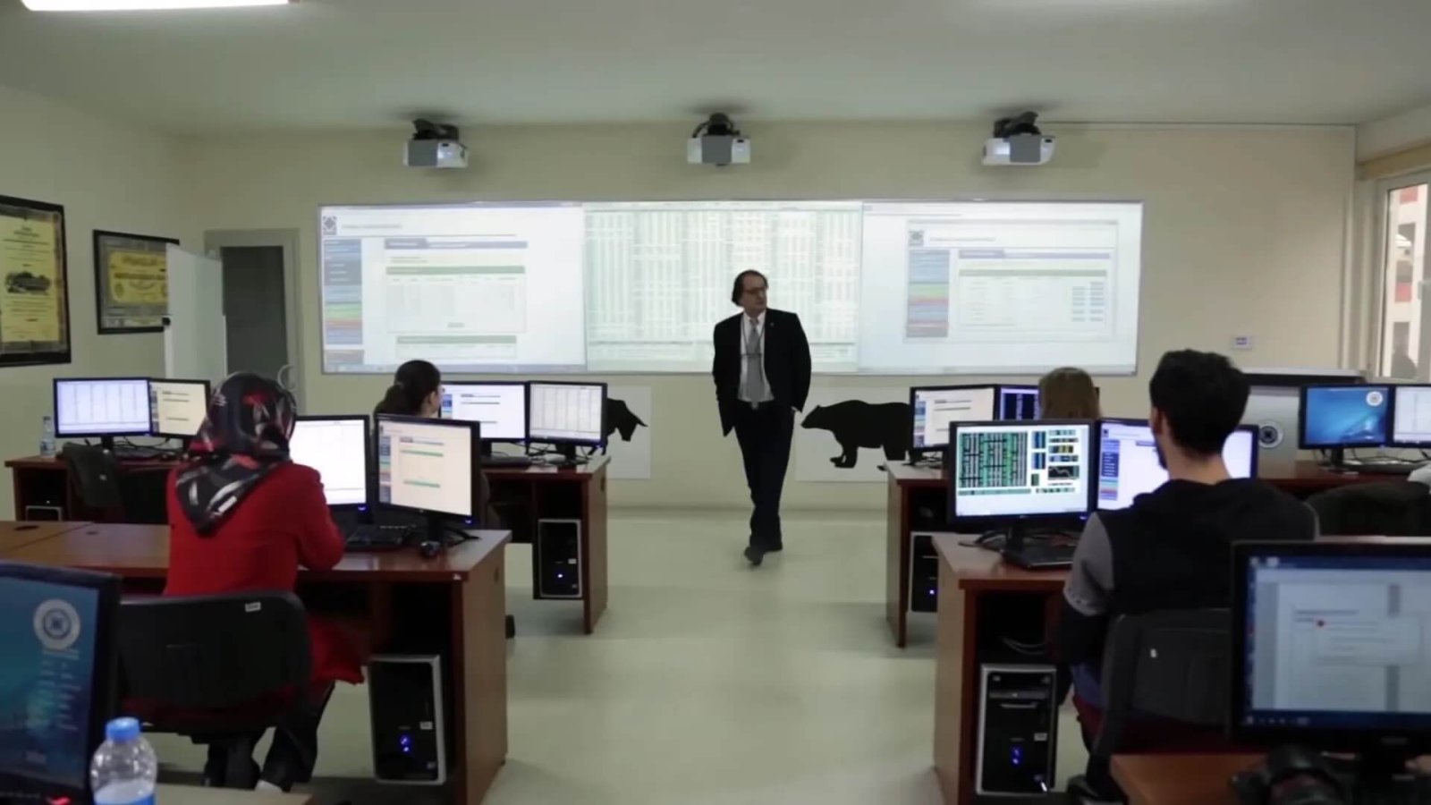 İstanbul Aydın Üniversitesi Derslik 2