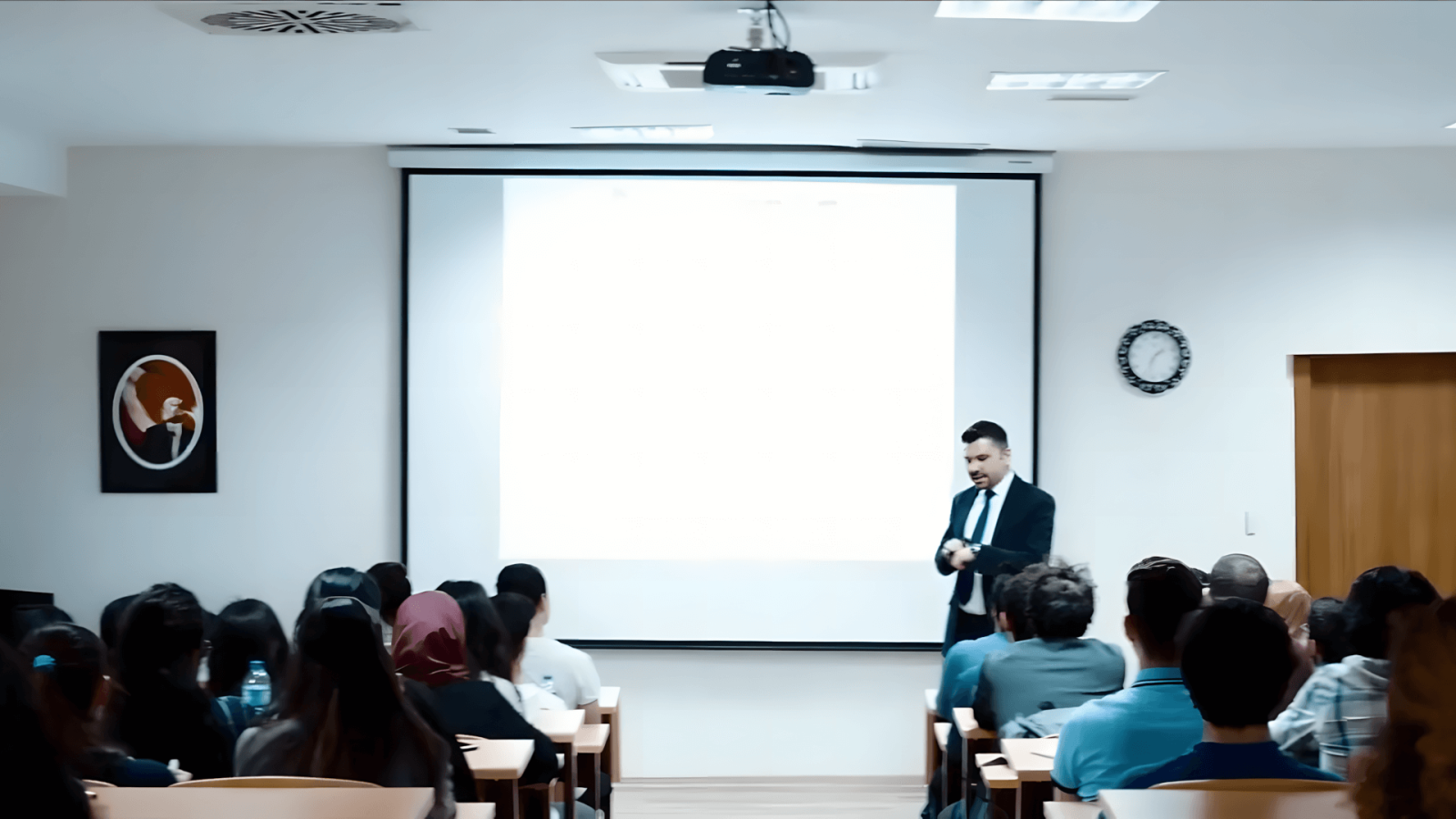 Yüksek İhtisas Üniversitesi Derslik 1