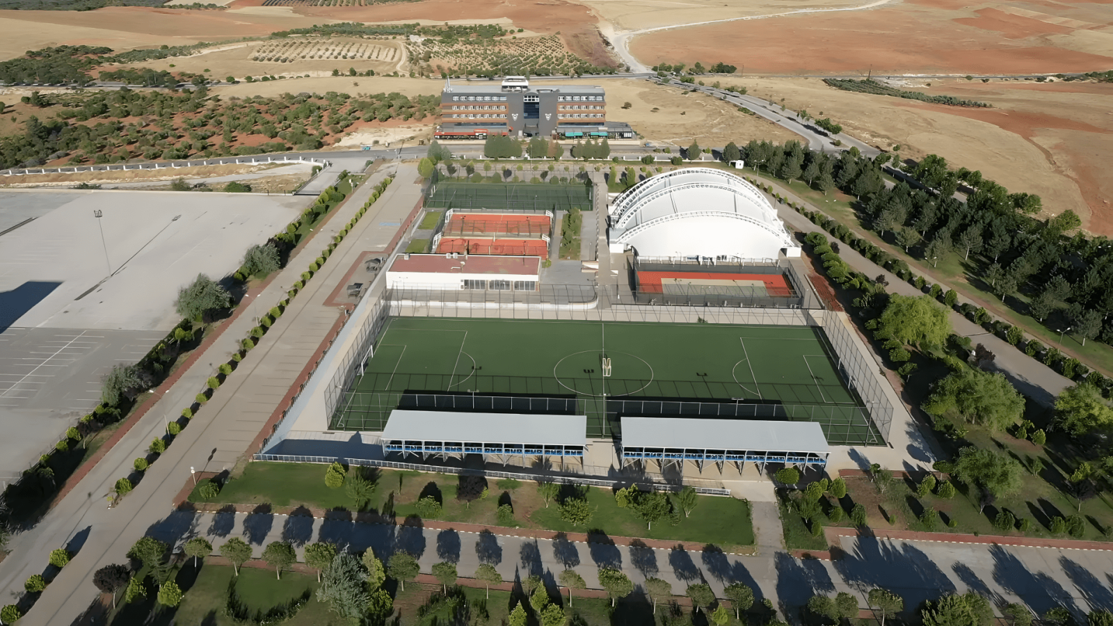 Gaziantep İslam Bilim ve Teknoloji Üniversitesi Spor Alanı