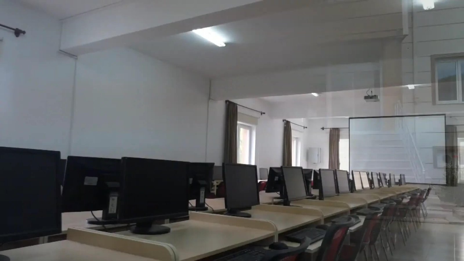 Nevşehir Hacı Bektaş Veli Üniversitesi Derslik 2